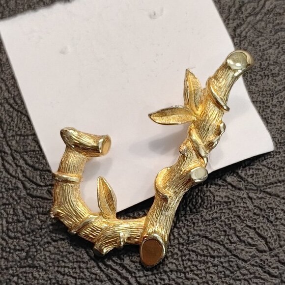 Sarah Coventry "J" Initial Pin From Sarah's ABCs - Picture 2 of 3